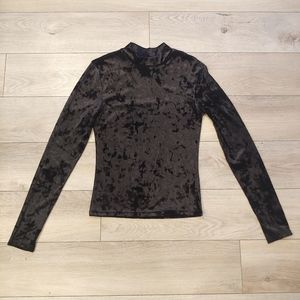 Black velvet turtleneck // size S
